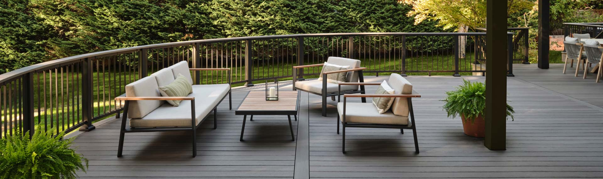 TimberTech-Arvhitects-Advanced-PVC-Castlegate-Landmark-Colllection-Hero